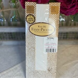 Vtg. Evan Picone Knee Hi 2 pair pack Shell Color One Size fits 8.5-11 100% Nylon